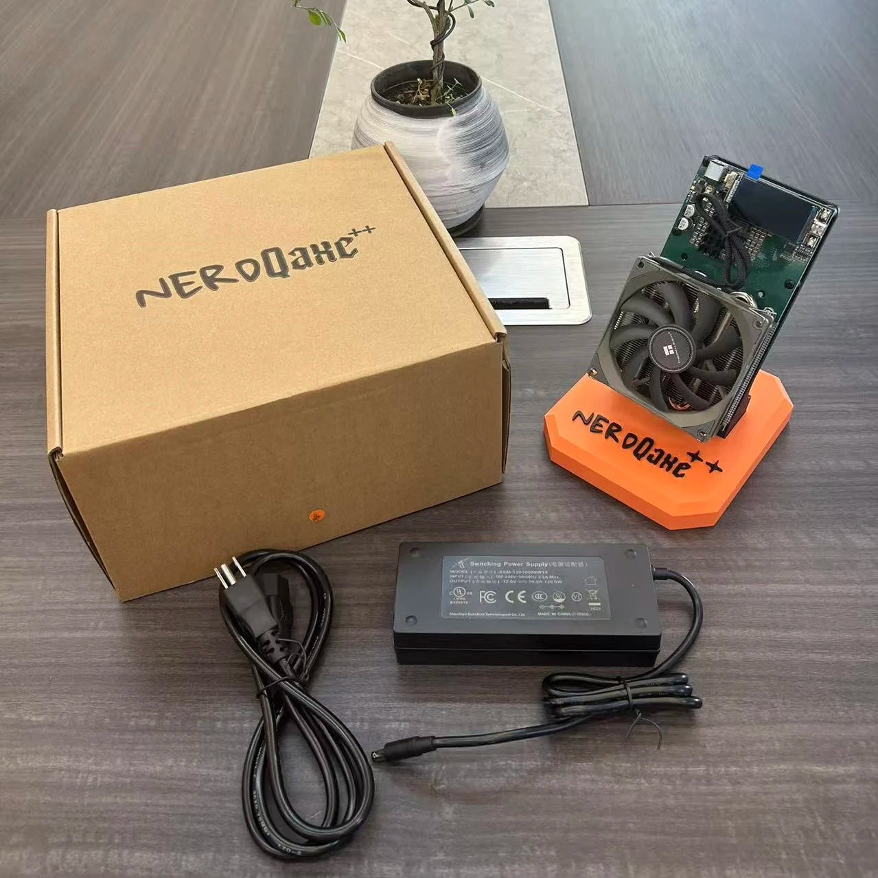 Bitaxe NerdQaxe++ 4.8TH/s 68W Asic Bitcoins Miner 4 Pieces BM1370 Chip Solo BTC 2.4G WiFi Open-Source Mining Machine