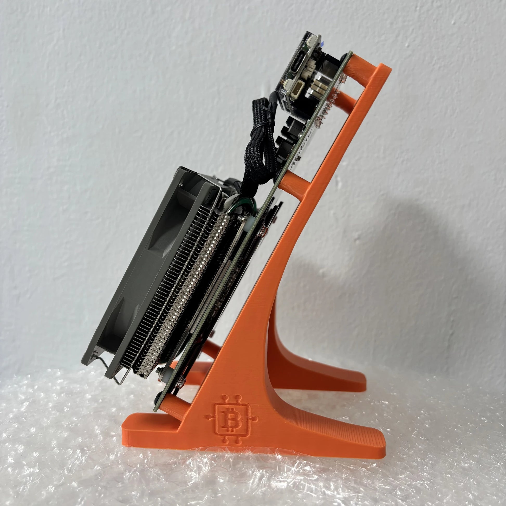 Bitaxe NerdQaxe++ 4.8TH/s Bitcoins Miner 4 Pieces BM1370 Asic Chip Solo BTC 80W 2.4G WiFi Open-Source Mining Machine With PSU