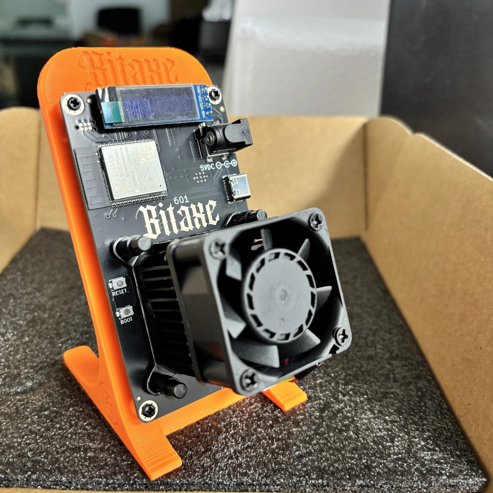 2025 Latest Bitaxe Gamma 601 1.2th/s 18W Open Source Bitcoin Miner With Power Supply