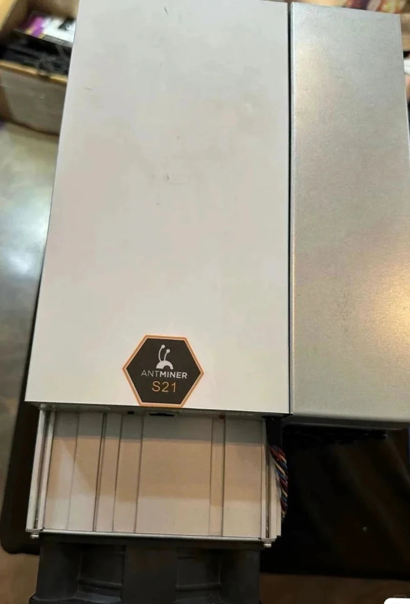 Brand New Antminer Bitcoin Miner S21 200T 3500W Asic Miner  SHA-256 Free Shipping Bitmain Bitcoin Mining Machine Miners