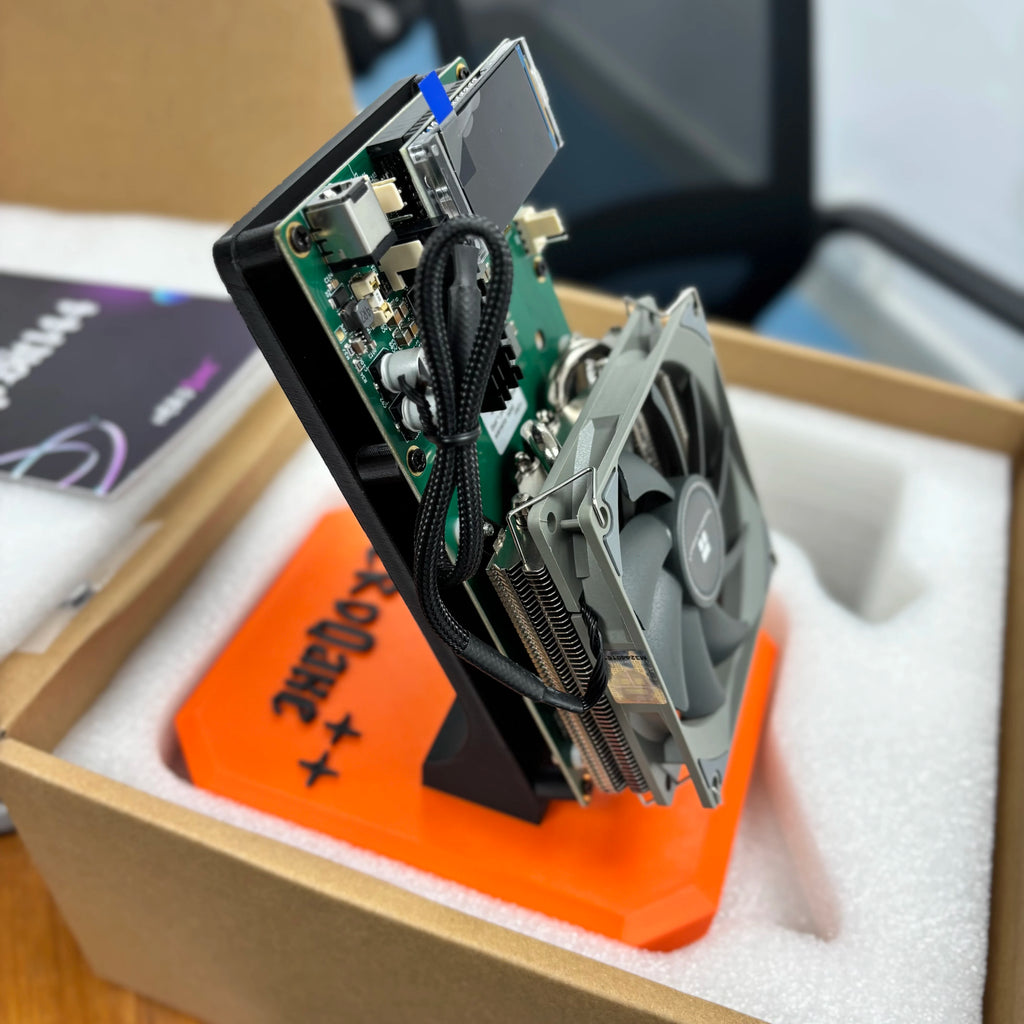 New Bitaxe NerdQaxe++ BTC Mining Machine With a Computing Power of 4.8TH/s and Power Supply