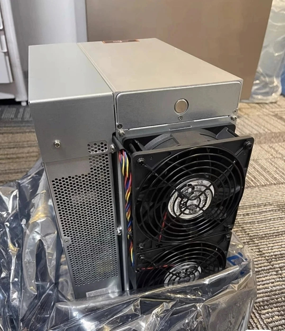 in Stock Bitmain Antminer L7 9500M 9050M Asic Miner Cryptocurrencies Mining DOGE LTC Mining Machine
