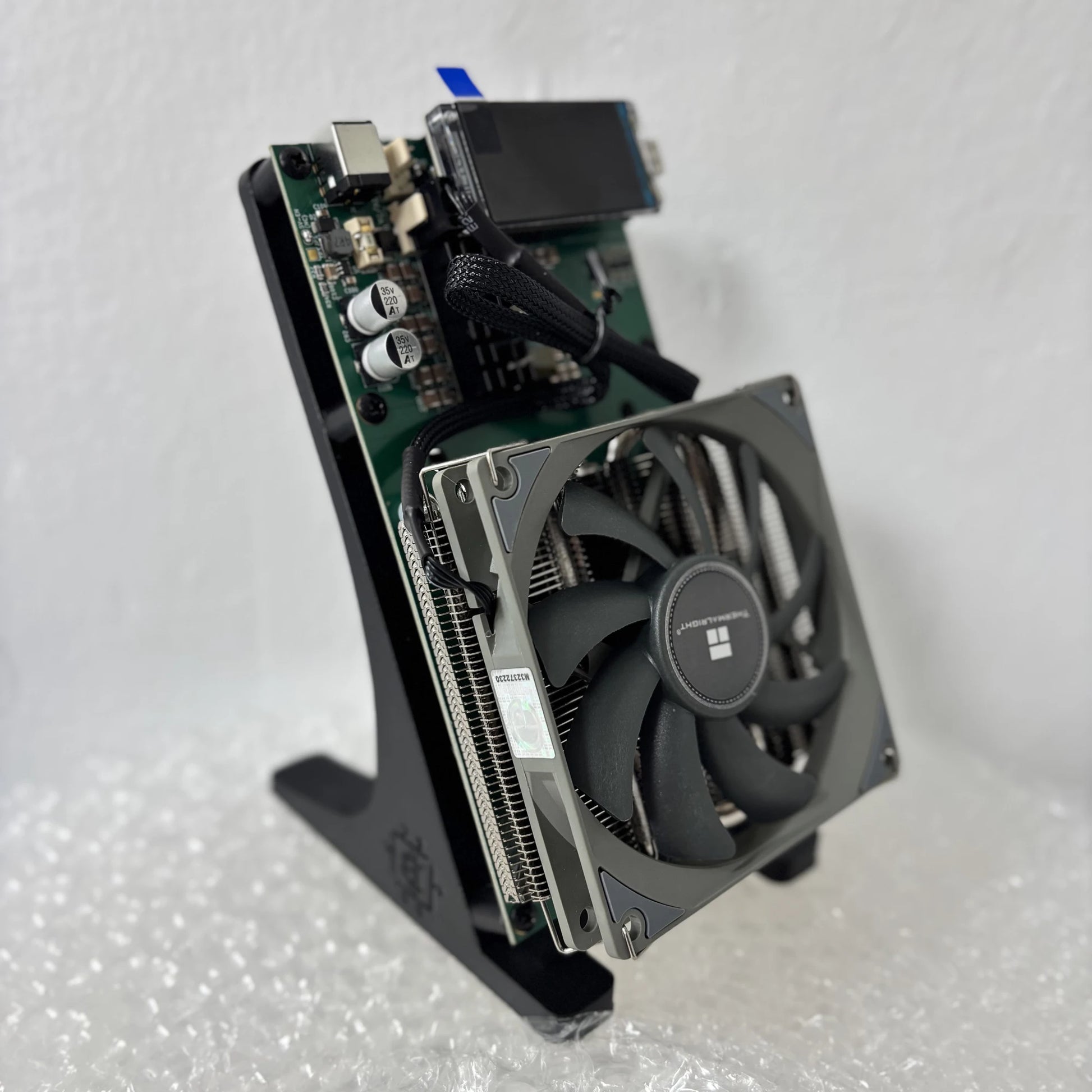 2025 New Bitaxe NerdQaxe++ BTC Solo Miner 4.8T-5TH/S 80W 4XBM1370 ASIC Chip Open Source Bitcoin Crypto Miner Silent Miner