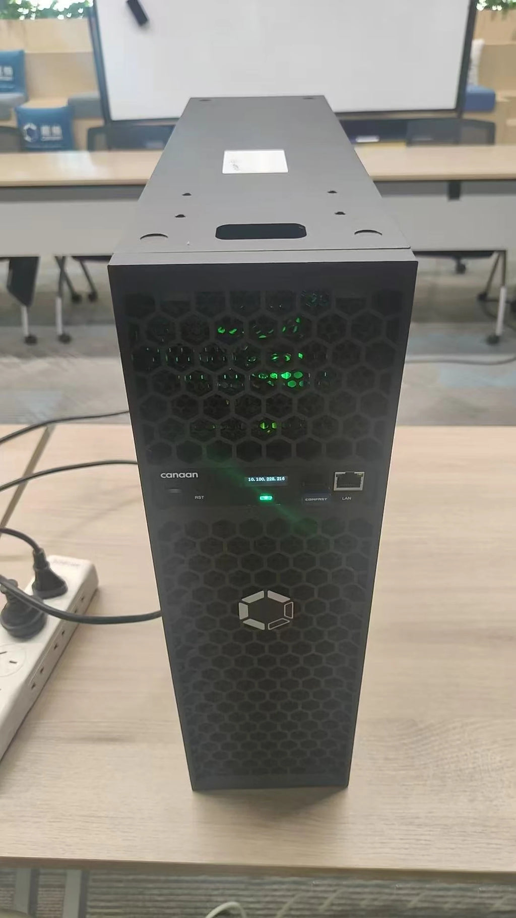 New Home BTC Miner Avalon Q 90TH/s 1674W 18.6J/TH Bitcoin Miner With PSU Low Noise Avalon-Q Crypto BTC Mining 110-220V Support