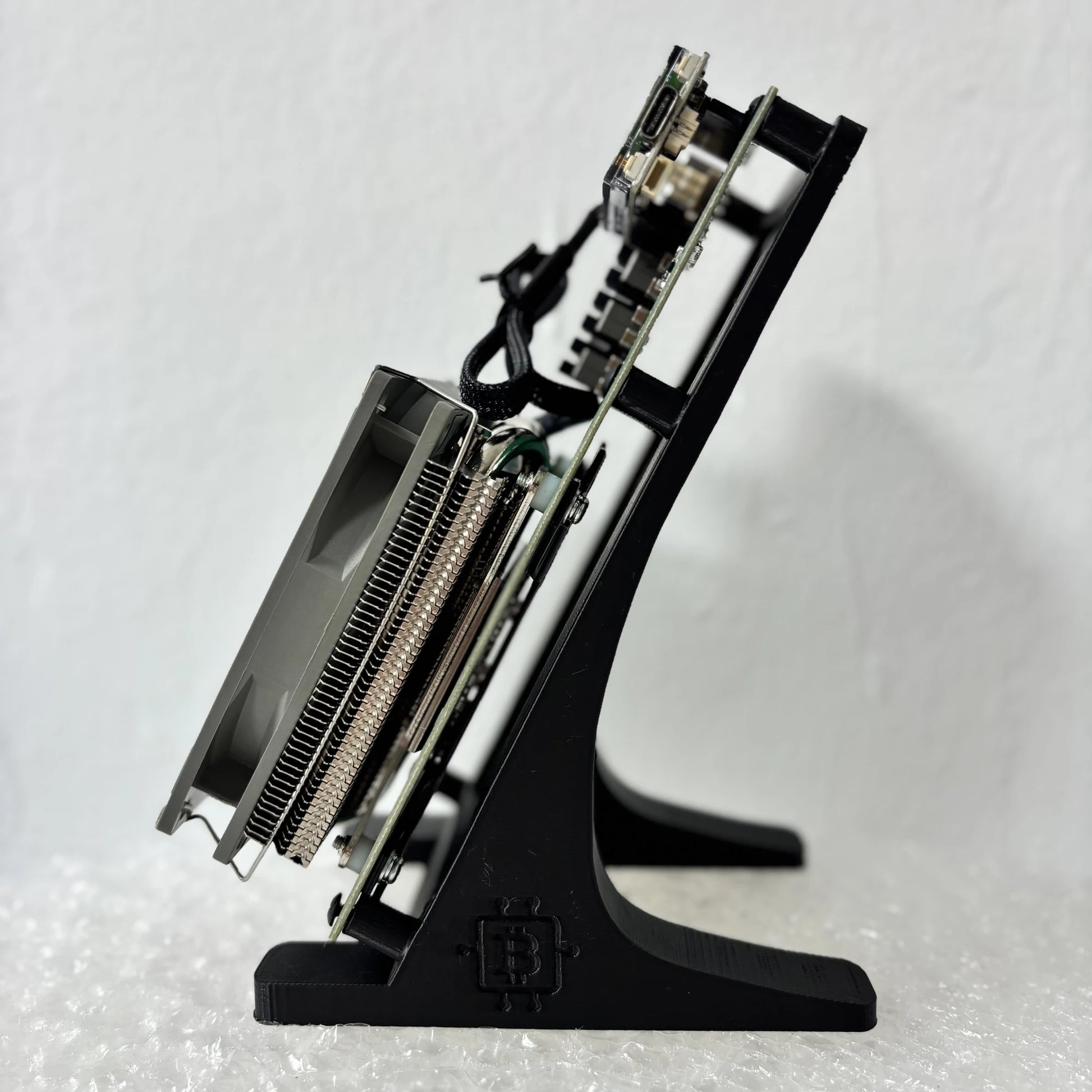 Bitaxe NerdQaxe++ BTC Solo Miner 4.8T-5TH/S 80W 4XBM1370 ASIC Chip Open Source Bitcoin Crypto Miner Silent Miner