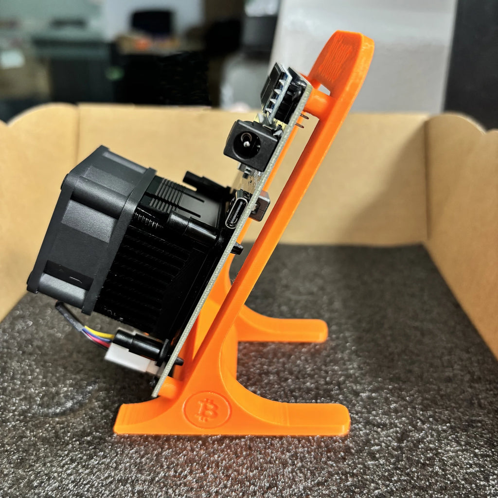 2025 Latest Bitaxe Gamma 601 1.2th/s 18W Open Source Bitcoin Miner With Power Supply