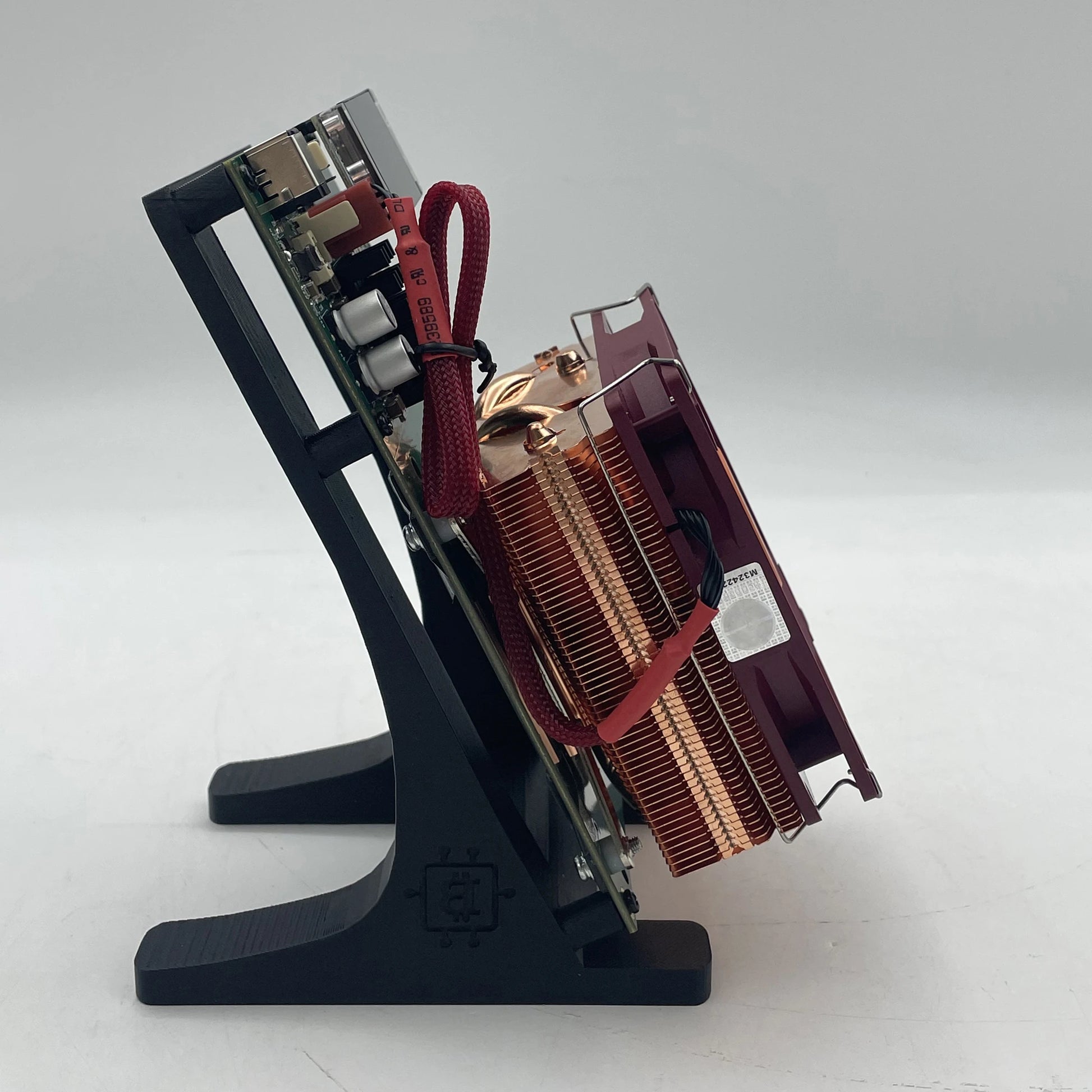 H igh Quality Bitcoin Miner With PSU and Thickened Fan NerdQaxe BTC BCH BSV DGB Solo Miner BTC 4.8Th NerdQaxe++ Bitaxe