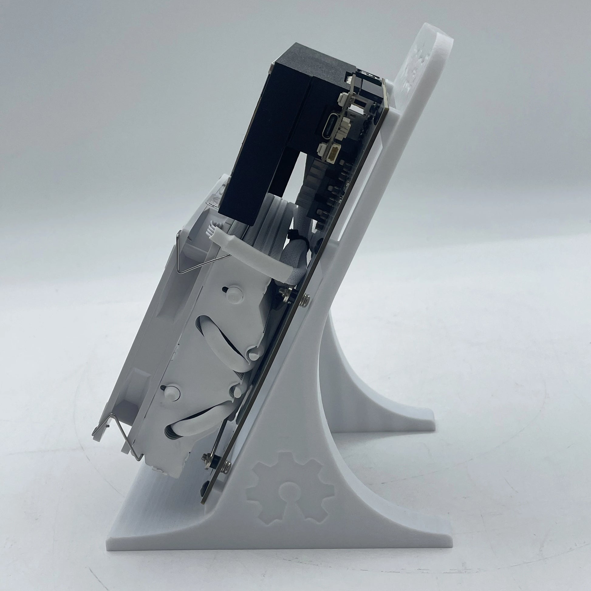 Free Shipping Bitaxe NerdQAxe++ 4.8T with Large screen 75W 2.4g WiFi BM1370 chips Bitcoin Miner Asic Miner